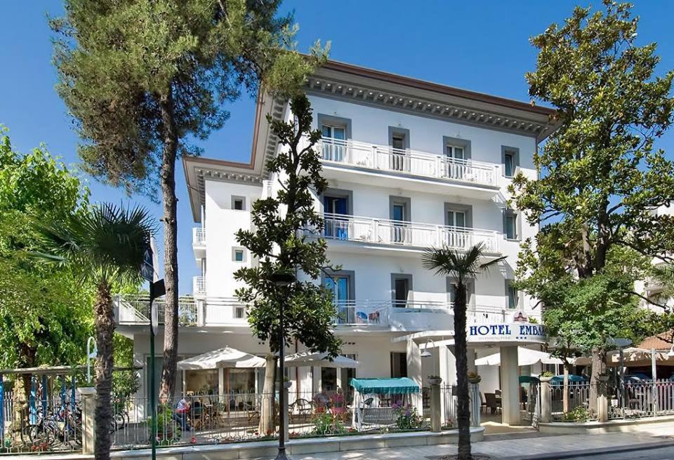 Hotel Embassy Riccione Esterno foto